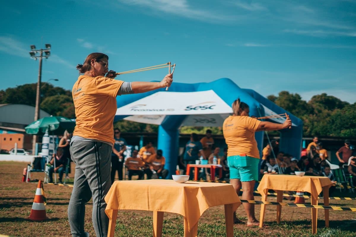 Encontro de gerações regado a boa pontaria e muita nostalgia marcaram o 1º Campeonato de Estilingue