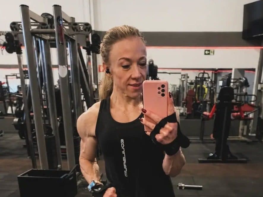 Denise Signor se prepara para competição de fisiculturismo