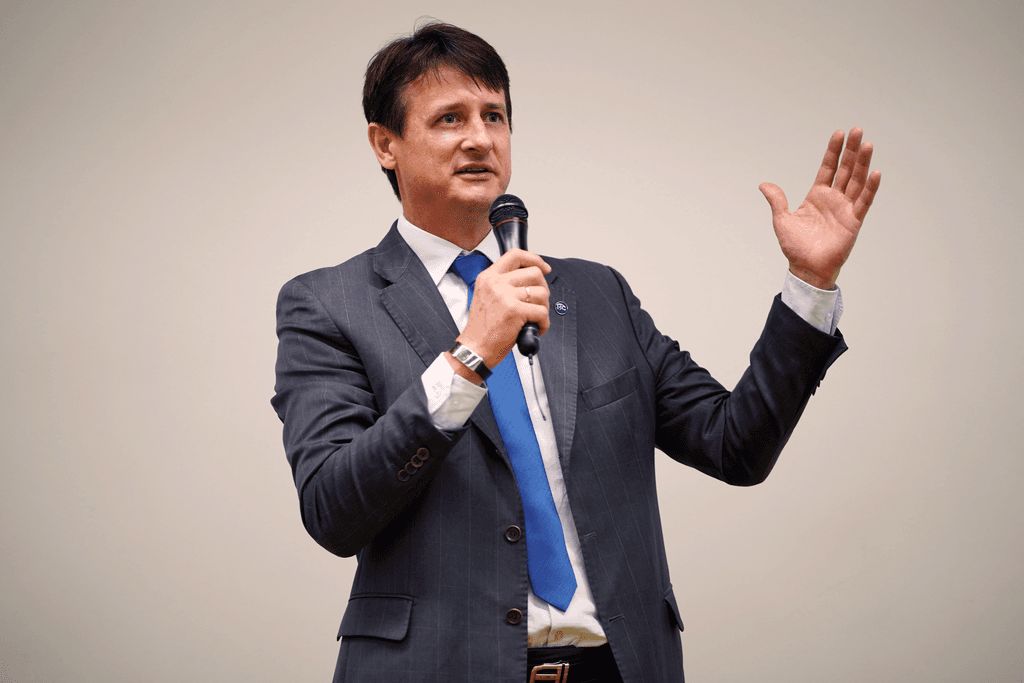 Clair amplia votação mas fica fora da Assembleia Legislativa