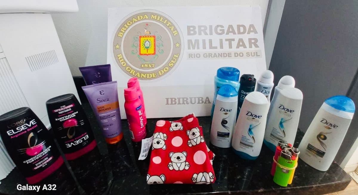 Mulher é levada para a delegacia após furtar produtos de loja no centro de Ibirubá