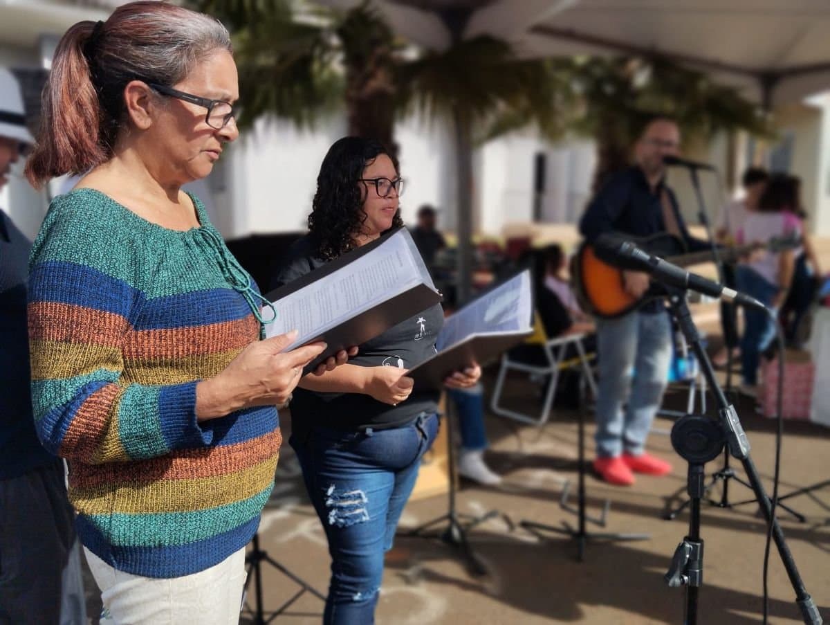 O Dia D da Solidariedade iluminou a tarde deste sábado, 20 de maio, em frente à Câmara Municipal de Vereadores