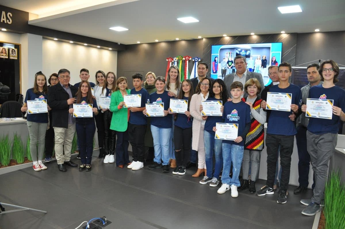 Vereadores Mirins são diplomados e tomam posse em sessão na Câmara de Vereadores
