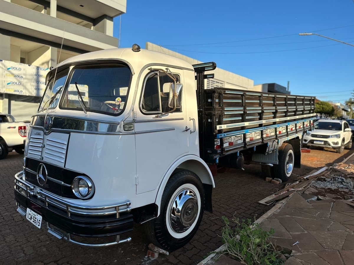 Vovô do Mercedão: Uma história de vida com mais de 60 anos nas estradas