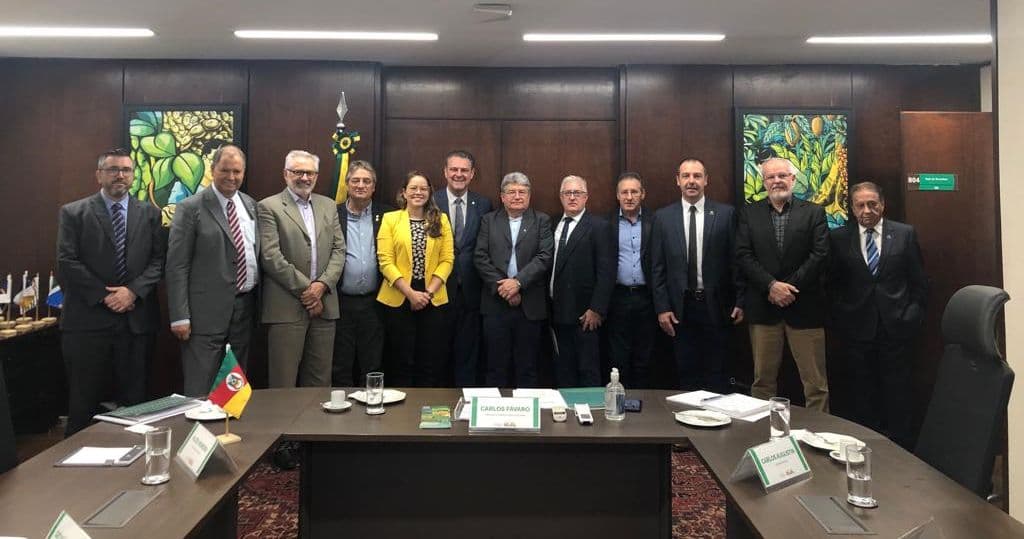Lideranças agrícolas buscam soluções em audiência com Ministério da Agricultura em Brasília