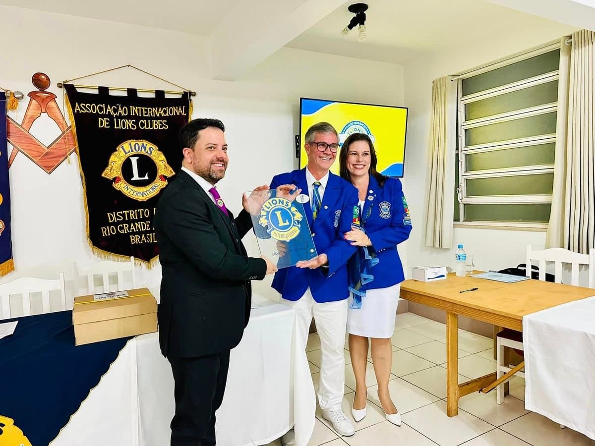 Nova diretoria do Lions Clube de Ibirubá é empossada em solenidade festiva