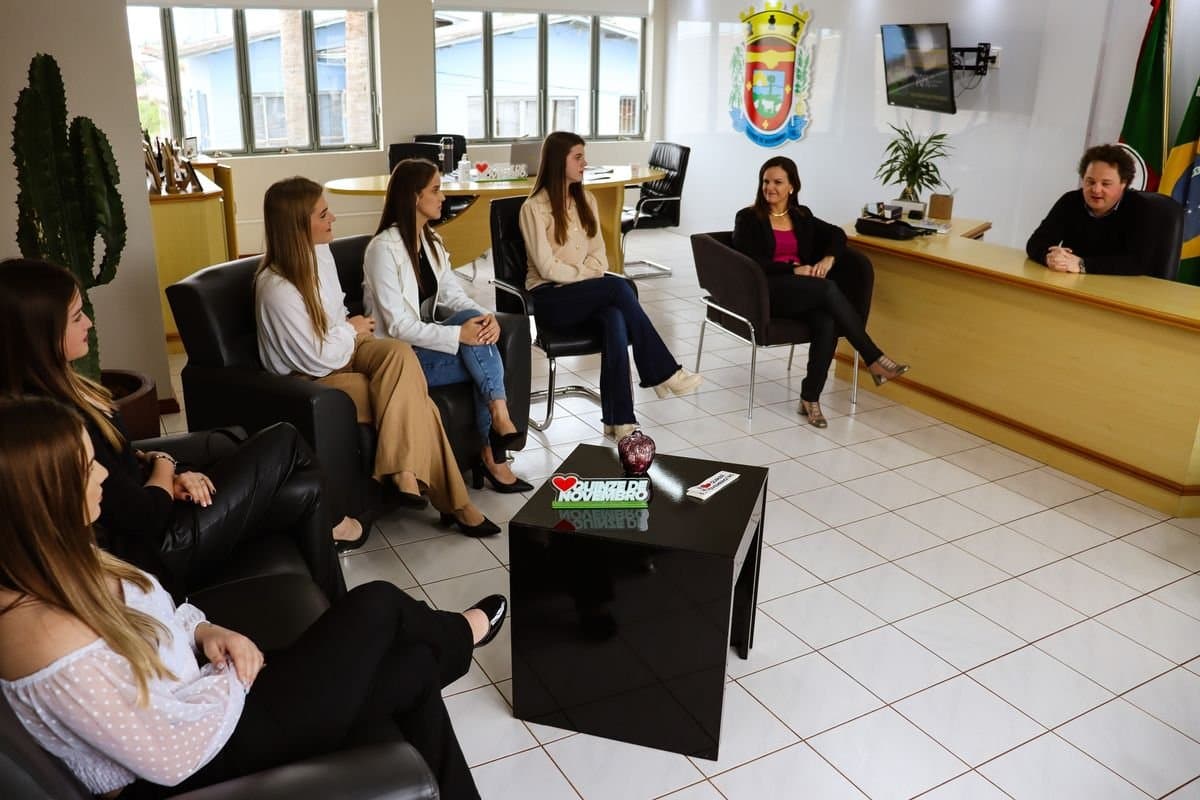 Candidatas ao concurso de Soberanas de Quinze de Novembro fizeram prova escrita e entrevista