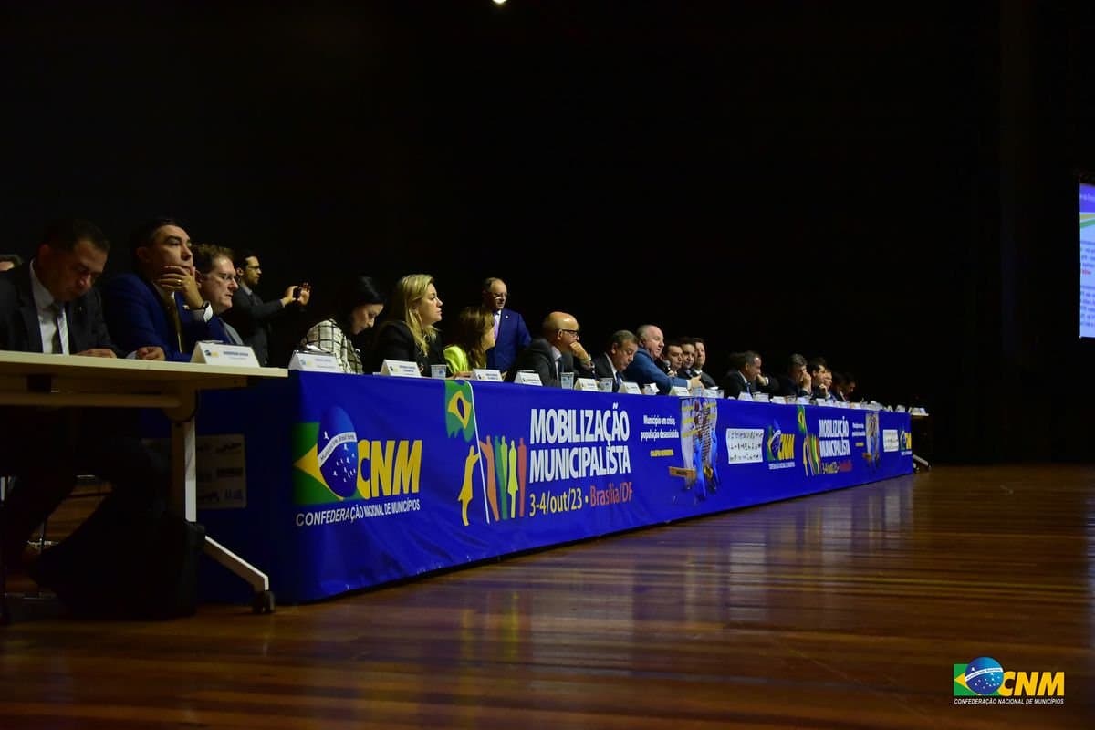 Prefeito Abel Grave participa da mobilização em Brasília para tratar da queda de arrecadação nos municípios