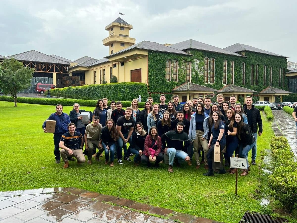 Acadêmicos do curso de Agronomia do IFRS realizam viagem técnica para Bento Gonçalves e Vacaria: