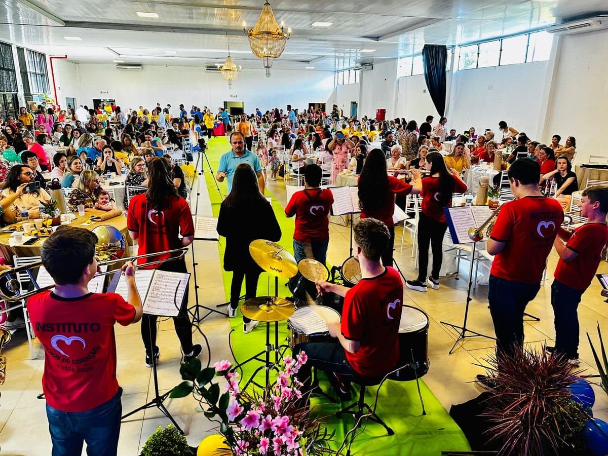 Chá das Flores do Lions Clube mobiliza mais de 500 pessoas na Spazzio em Ibirubá