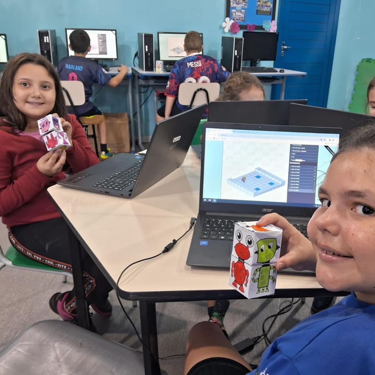 Oficina de robótica e ensino maker transforma o aprendizado nas escolas municipais
