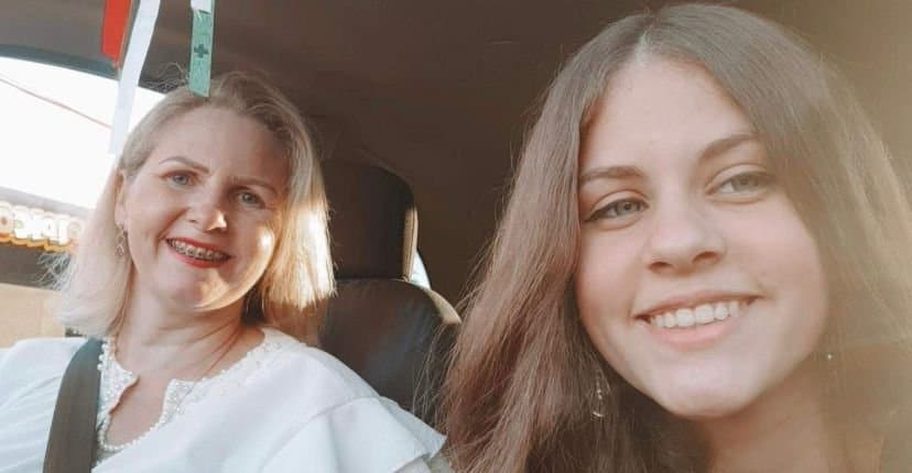 Jovem manicure ibirubense transforma dor em motivação, seguindo o legado e honrando a memória da sua mãe
