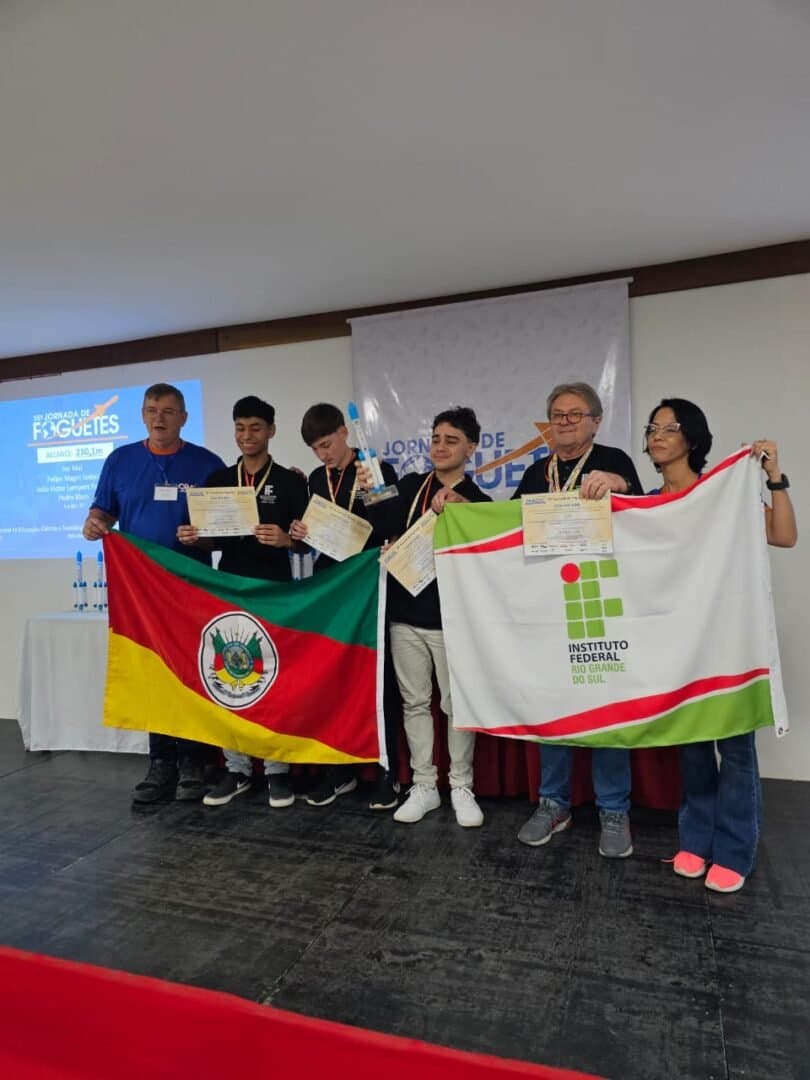 Técnico em Mecânica Integrado conquista medalhas de ouro e prata na Jornada de Foguetes