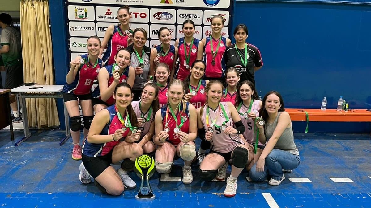 Nutri Vital Sub-17 conquista a primeira Copa CEFA de Vôlei Feminino em Marau