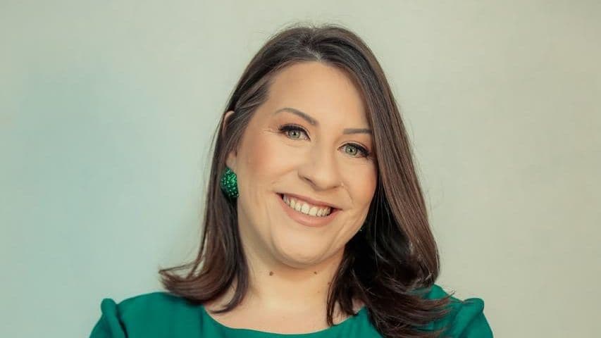 Tamara, 26 anos, a mulher mais votada da história do legislativo de Quinze de Novembro
