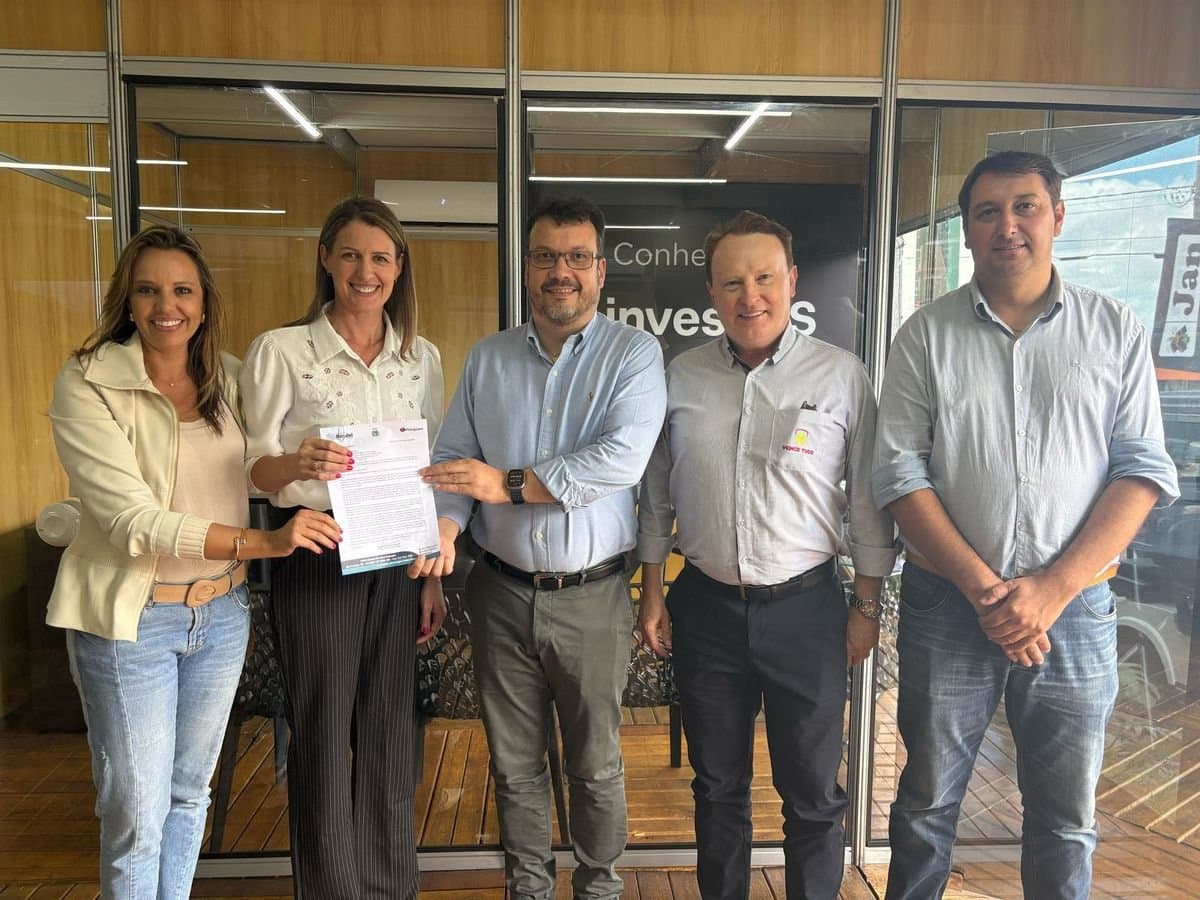 Lideranças municipais buscam investimentos para infraestrutura durante a Expodireto
