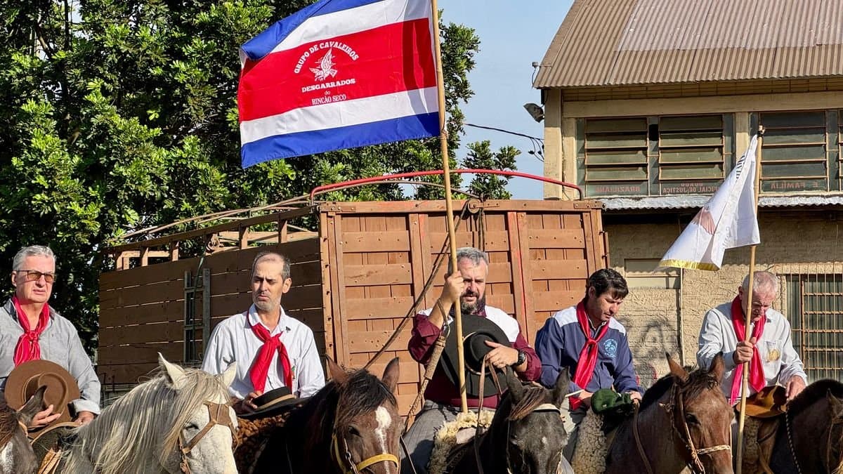 Tradição, fé e união marcam a 5ª Cavalgada do Divino na localidade de Rincão Seco, interior de Ibirubá
