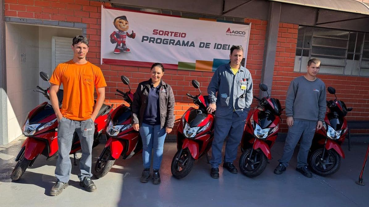 Cinco colaboradores da AGCO ganham motos 0km no sorteio do Programa de Ideias