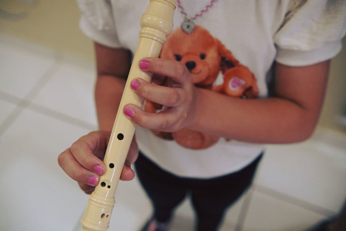 Projeto piloto de professores itinerantes leva musicalização às escolas municipais